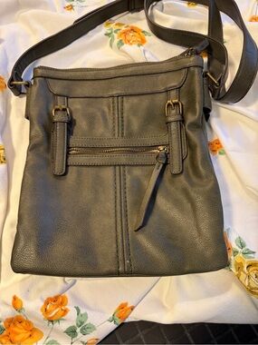 Classic Black Crossbody Women's Bag - Unbranded